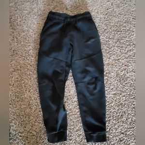 Boy's Nike Joggers Size Medium